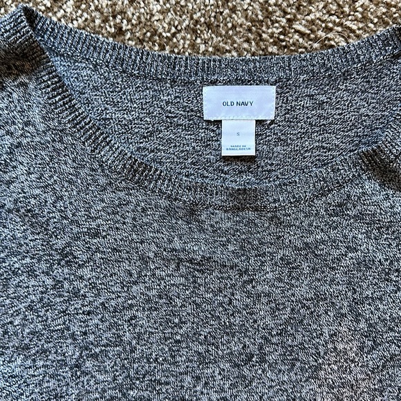 NWOT old navy small blouse. Lighter than a sweater but thicker than a tshirt - Picture 2 of 2